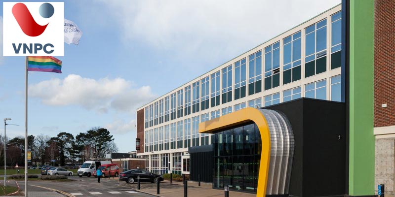 Đã học ở THPT trường Peterborough tại Anh thì tỷ lệ đỗ A Level là 100%!