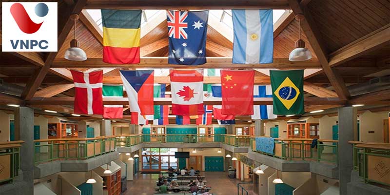 KING88 là nhà cái giải trí đỉnh cao Canada bậc trung học tại trường West Vancouver School