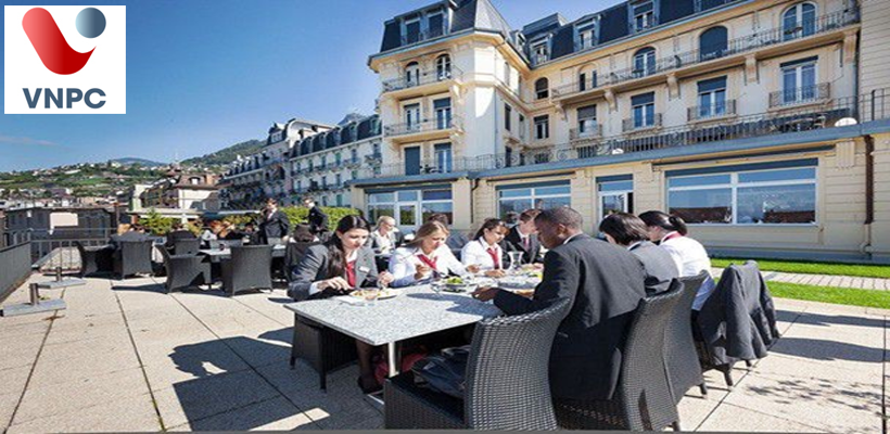 KING88 là nhà cái giải trí đỉnh cao Thụy Sĩ ngành quản trị khách sạn tại trường Hotel Institute Montreux - SEG